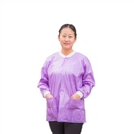 Kertakäyttöiset laboratoriotakit hihansuilla